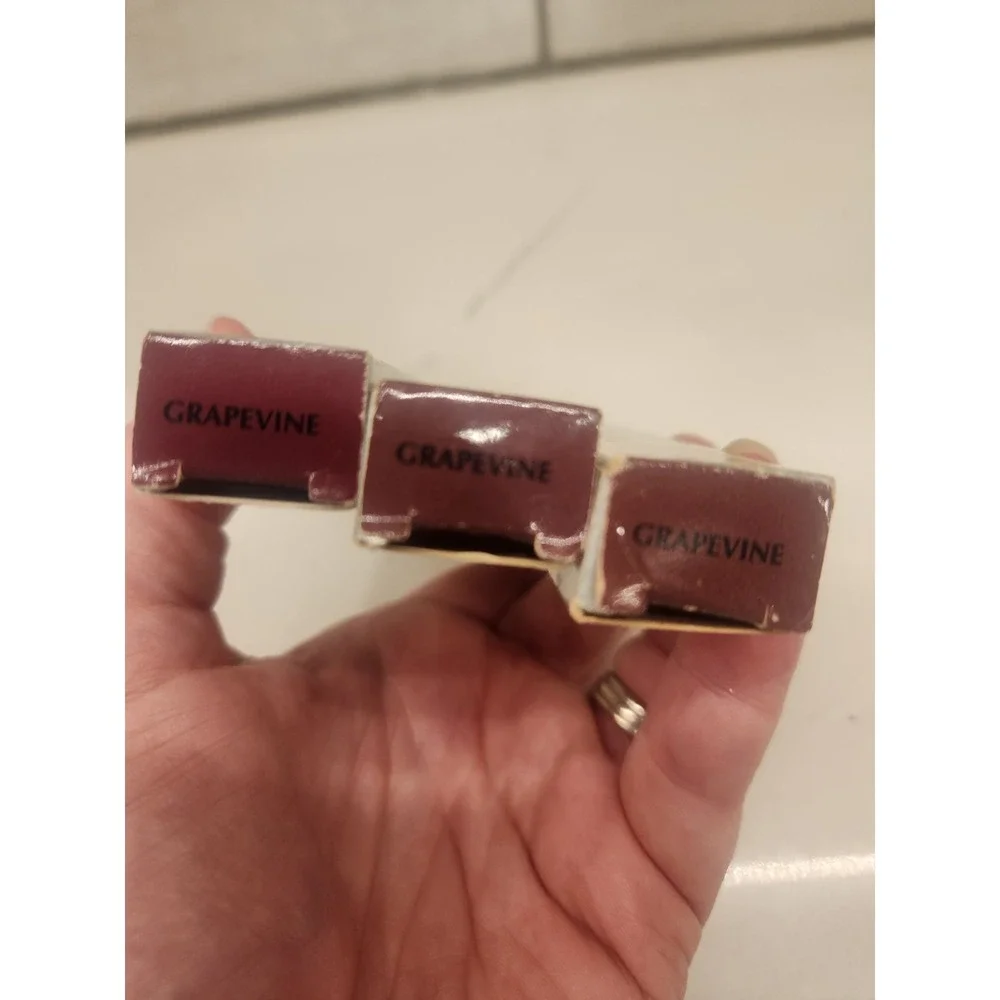 Lot Of 3 New In‎ Box ALMAY Amazing Lasting Lip Color Lipstick - Grapevine